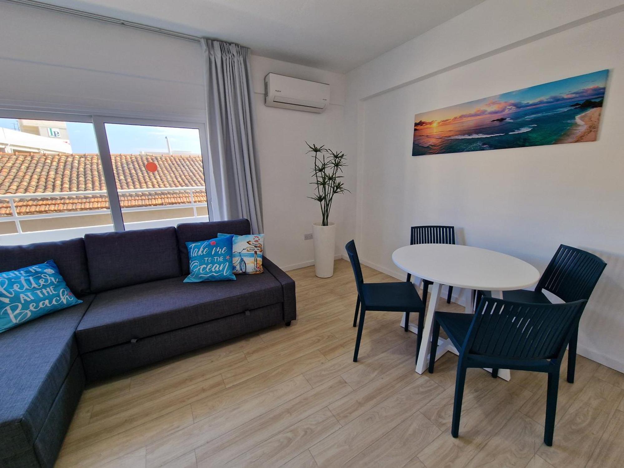 Kitieos Central Apts 100M From Finikoudes Beach Larnaca Bagian luar foto
