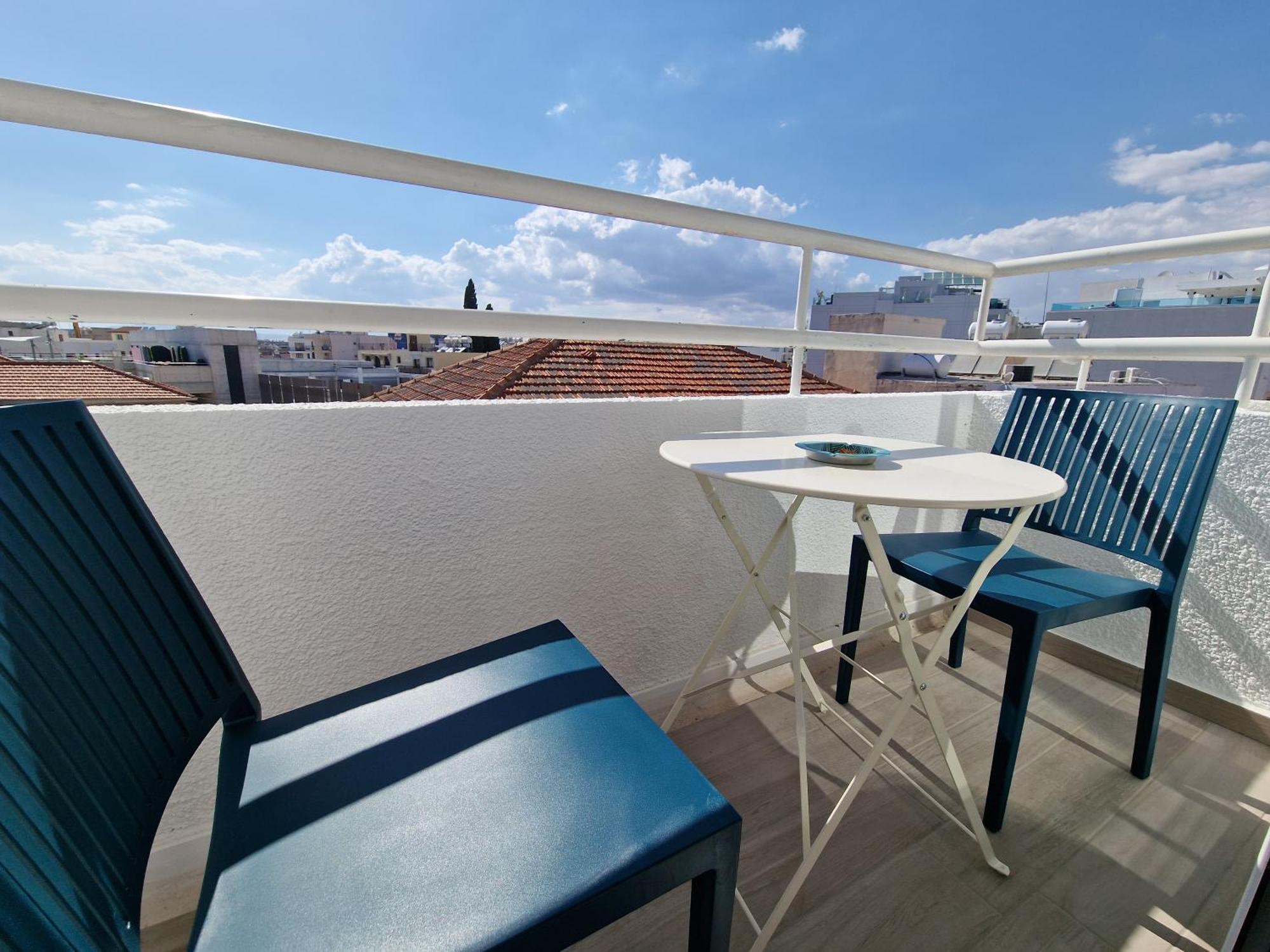 Kitieos Central Apts 100M From Finikoudes Beach Larnaca Bagian luar foto