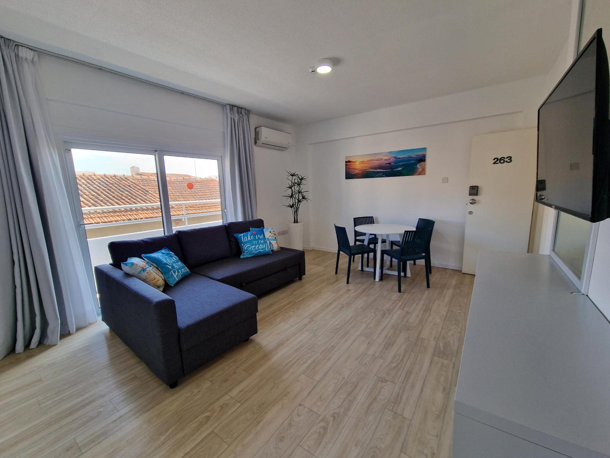 Kitieos Central Apts 100M From Finikoudes Beach Larnaca Bagian luar foto